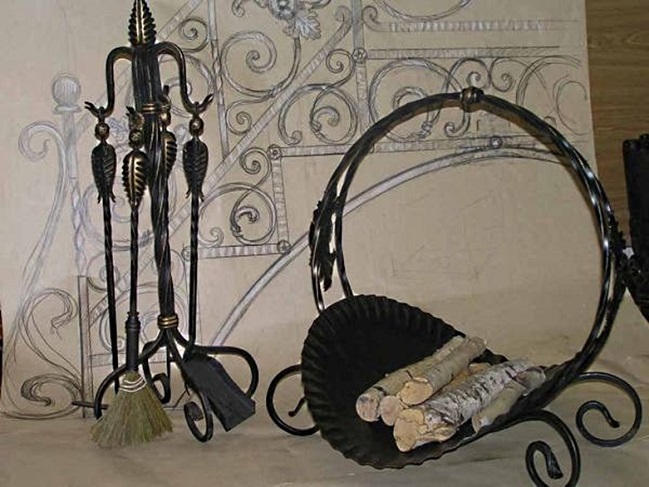 Кованые наборы для каминов.